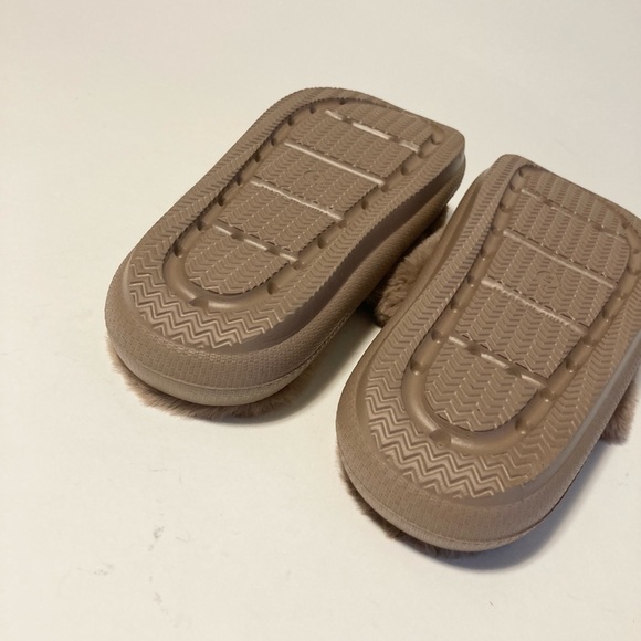 32 Degrees Dust Pink Faux Fur Rubber Outsole Flip Flops Slippers size 7 - Picture 12 of 14